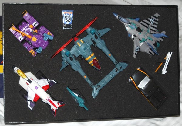 BotCon 2013   First Looks At Machine Wars Termination Set Out Of The Box  (19 of 31)